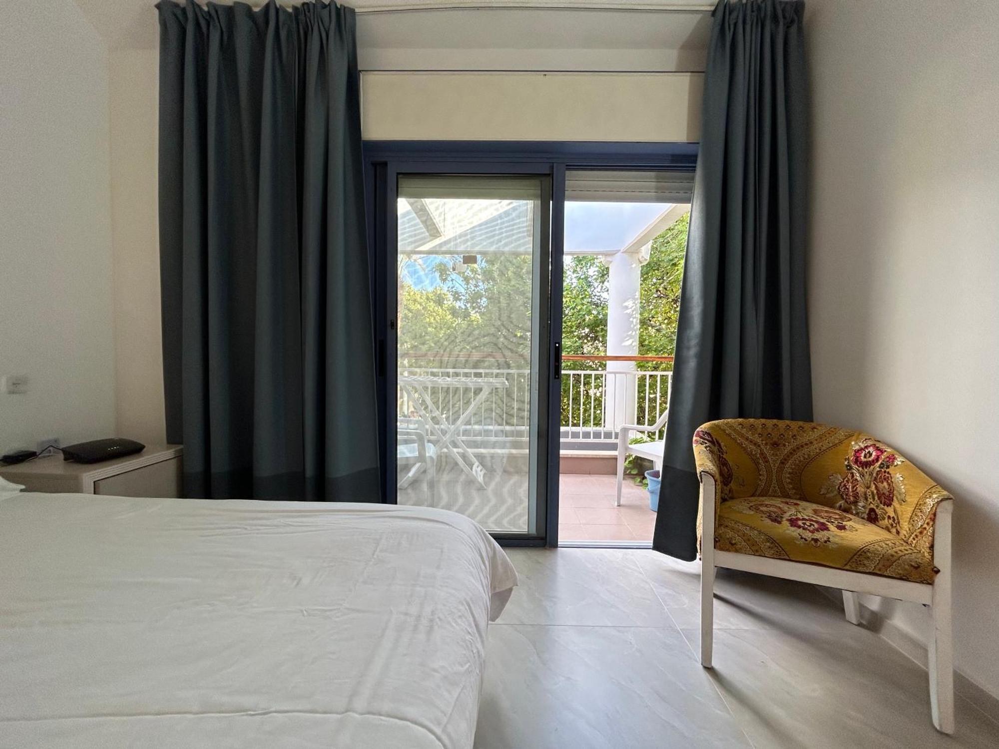 Royal Park - Paul's Place Appartement